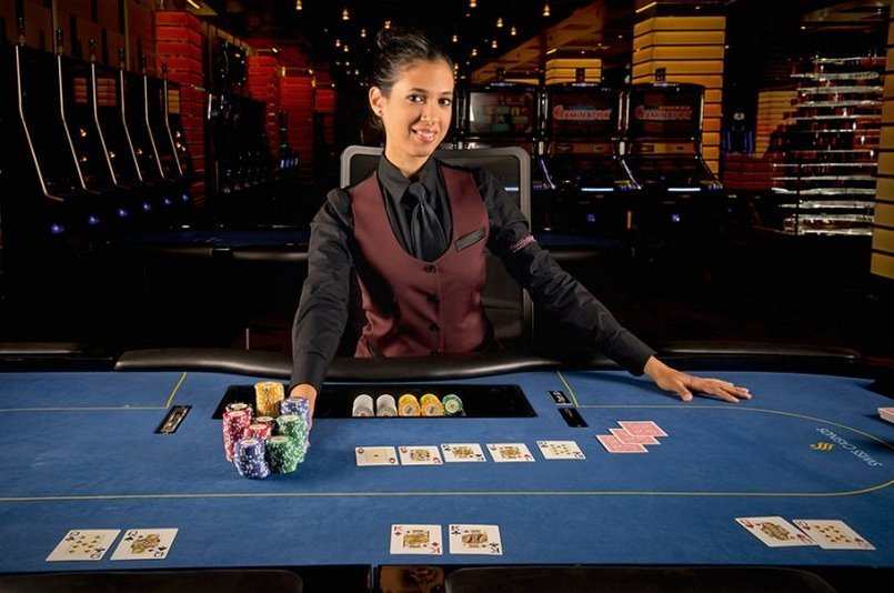 Thuật ngữ trong Poker thường gặp nhất là những từ nào?