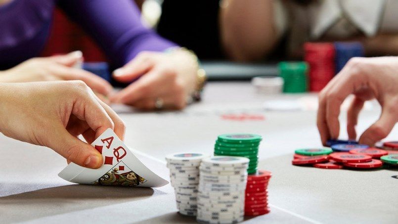 Thuật ngữ trong Poker thường gặp nhất là những từ nào?